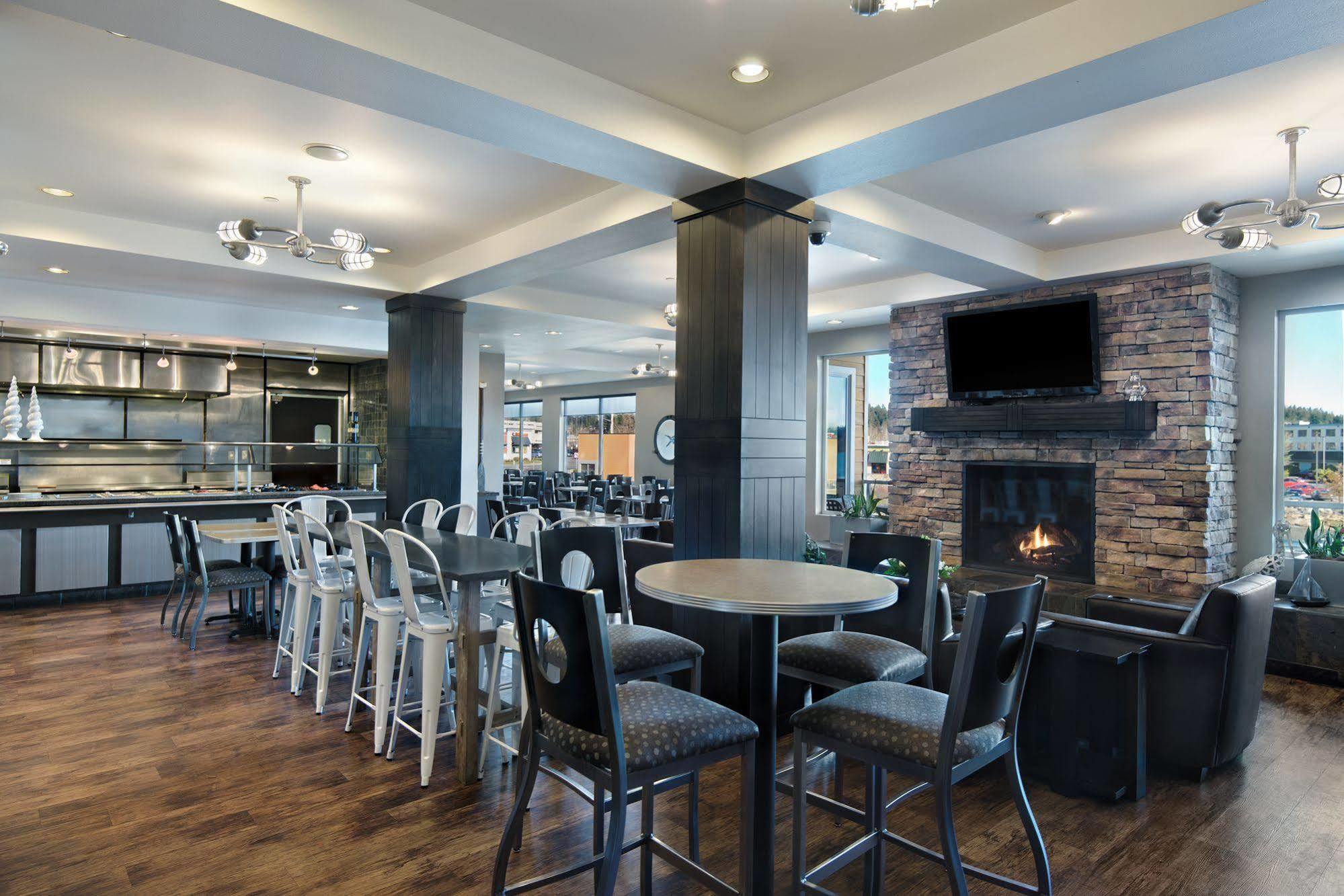Oxford Suites Silverdale Exterior foto